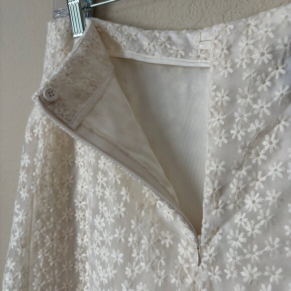 AKRIS Embroidered Floral Sheer Overlay Cream Midi Skirt - Picture 14 of 14